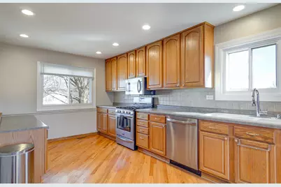 2325 Bayside Drive, Hanover Park, IL 60133 - Photo 5