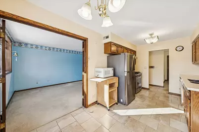 1S150 Spring Road #2I, Oakbrook Terrace, IL 60181 - Photo 5