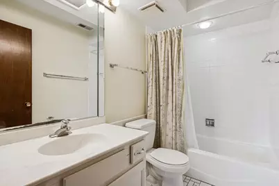 1S150 Spring Road #2I, Oakbrook Terrace, IL 60181 - Photo 11