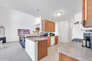 1344 N Winslowe Dr, Palatine, IL 60074 - Photo 7