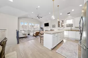 3647 N Damen Ave, Chicago, IL 60618 - Photo 11