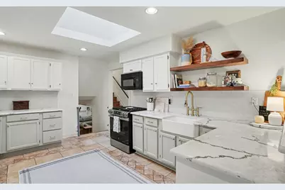 1214 Woodland Court, Joliet, IL 60436 - Photo 9