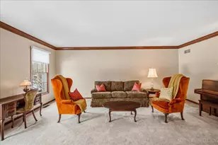 730 Persimmon Dr, Saint Charles, IL 60174 - Photo 7