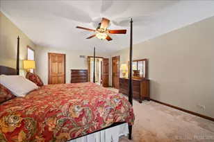 730 Persimmon Dr, Saint Charles, IL 60174 - Photo 23