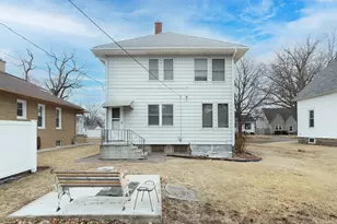 1612 35th St, Rock Island, IL 61201 - Photo 3