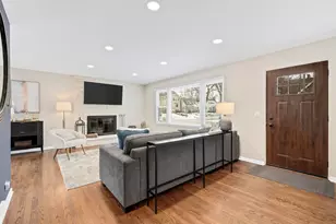 742 W Chestnut St, Hinsdale, IL 60521 - Photo 5