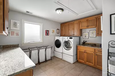 110 N Elm Avenue, Elmhurst, IL 60126 - Photo 25