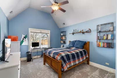 110 N Elm Avenue, Elmhurst, IL 60126 - Photo 23