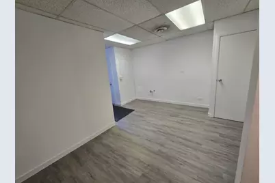 [Address not provided], Elmwood Park, IL 60707 - Photo 13