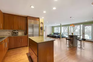 1430 Country Ln, Deerfield, IL 60015 - Photo 3