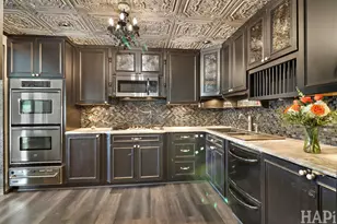 902 Huntington Dr, Elk Grove Village, IL 60007 - Photo 9