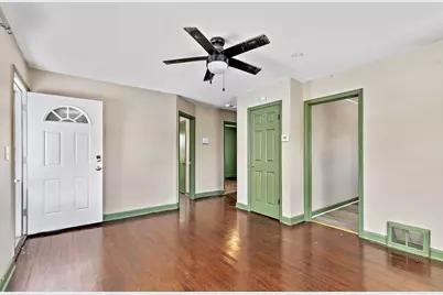 1105 Woodlawn Circle, Waukegan, IL 60085 - Photo 5