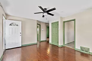 1105 Woodlawn Cir, Waukegan, IL 60085 - Photo 5