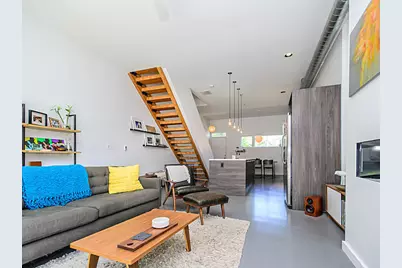 2803 W Shakespeare Avenue, Chicago, IL 60647 - Photo 5