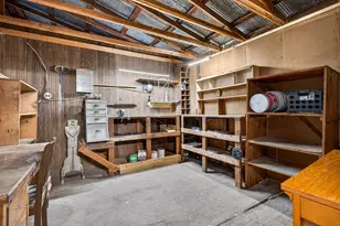 906 Peoria St, Lincoln, IL 62656 - Photo 39