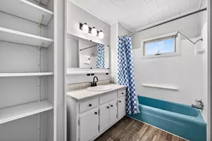 906 Peoria St, Lincoln, IL 62656 - Photo 23