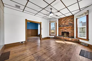 906 Peoria St, Lincoln, IL 62656 - Photo 11