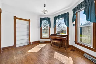 906 Peoria St, Lincoln, IL 62656 - Photo 15