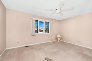 16135 Pine Dr, Tinley Park, IL 60477 - Photo 9