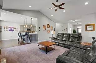 428 E Frontier Dr, Minooka, IL 60447 - Photo 9