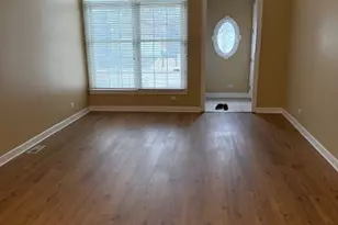 1250 S Falcon Dr, Palatine, IL 60067 - Photo 3