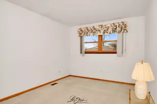 16617 Leslie Dr, Orland Hills, IL 60487 - Photo 11