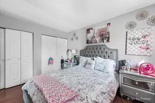 712 Scarbrough Circle, Hoffman Estates, IL 60169 - Photo 13