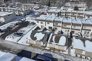 558 Chard Ct, Grayslake, IL 60030 - Photo 3