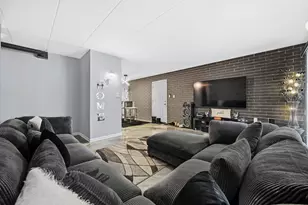 17006 Novak Dr, Hazel Crest, IL 60429 - Photo 5