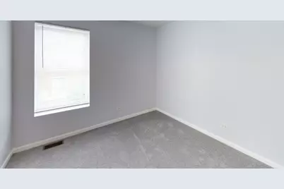 2102 S Crambourne Way, Arlington Heights, IL 60005 - Photo 23