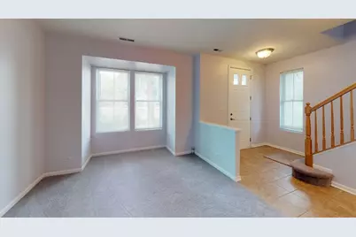 2102 S Crambourne Way, Arlington Heights, IL 60005 - Photo 9