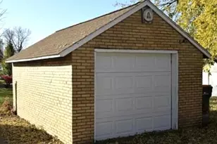 744 E Brooks St, Galesburg, IL 61401 - Photo 17