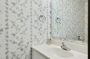 2019 N Ginger Creek Dr, Palatine, IL 60074 - Photo 9