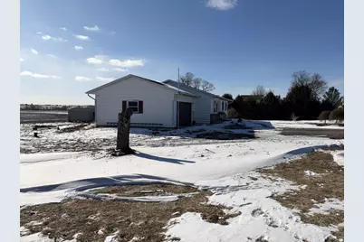 1413 W Florence Road, Baileyville, IL 61007 - Photo 3