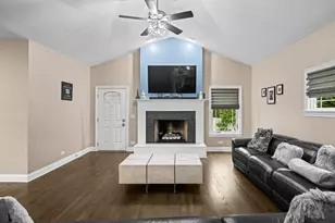 421 W Hawthorne St, Arlington Heights, IL 60004 - Photo 11