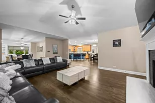 421 W Hawthorne St, Arlington Heights, IL 60004 - Photo 13