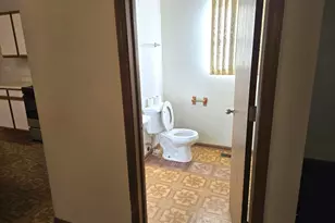 10503 S Edbrooke Ave, Chicago, IL 60628 - Photo 7