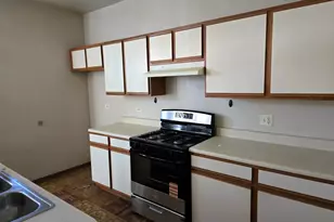 10503 S Edbrooke Ave, Chicago, IL 60628 - Photo 5