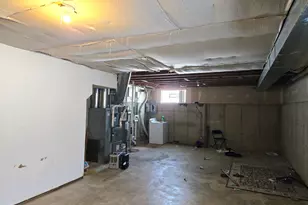 10503 S Edbrooke Ave, Chicago, IL 60628 - Photo 13