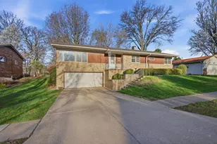 3537 49th St, Moline, IL 61265 - Photo 3
