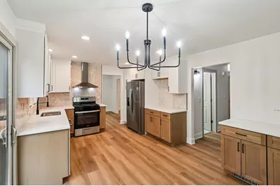 123 N Western Avenue, Bartlett, IL 60103 - Photo 7