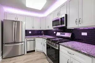 2050 Valencia Dr, Northbrook, IL 60062 - Photo 3