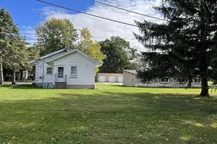 11 Lehigh Ave, Oglesby, IL 61348 - Photo 5