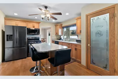 9212 S Komensky Avenue, Oak Lawn, IL 60453 - Photo 5