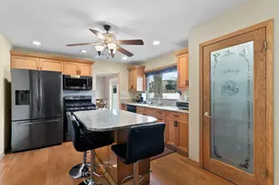 9212 S Komensky Ave, Oak Lawn, IL 60453 - Photo 5