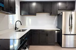 305 Winnebago St, Park Forest, IL 60466 - Photo 5