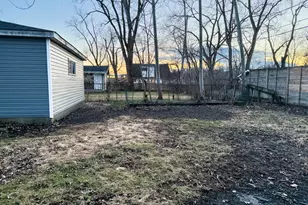 305 Winnebago St, Park Forest, IL 60466 - Photo 15