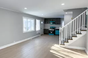 305 Winnebago St, Park Forest, IL 60466 - Photo 3