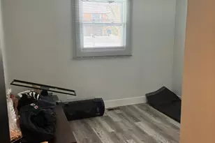 9205 S 84th Ct, Hickory Hills, IL 60457 - Photo 7