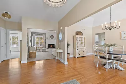 560 Ellen Court, Woodstock, IL 60098 - Photo 5